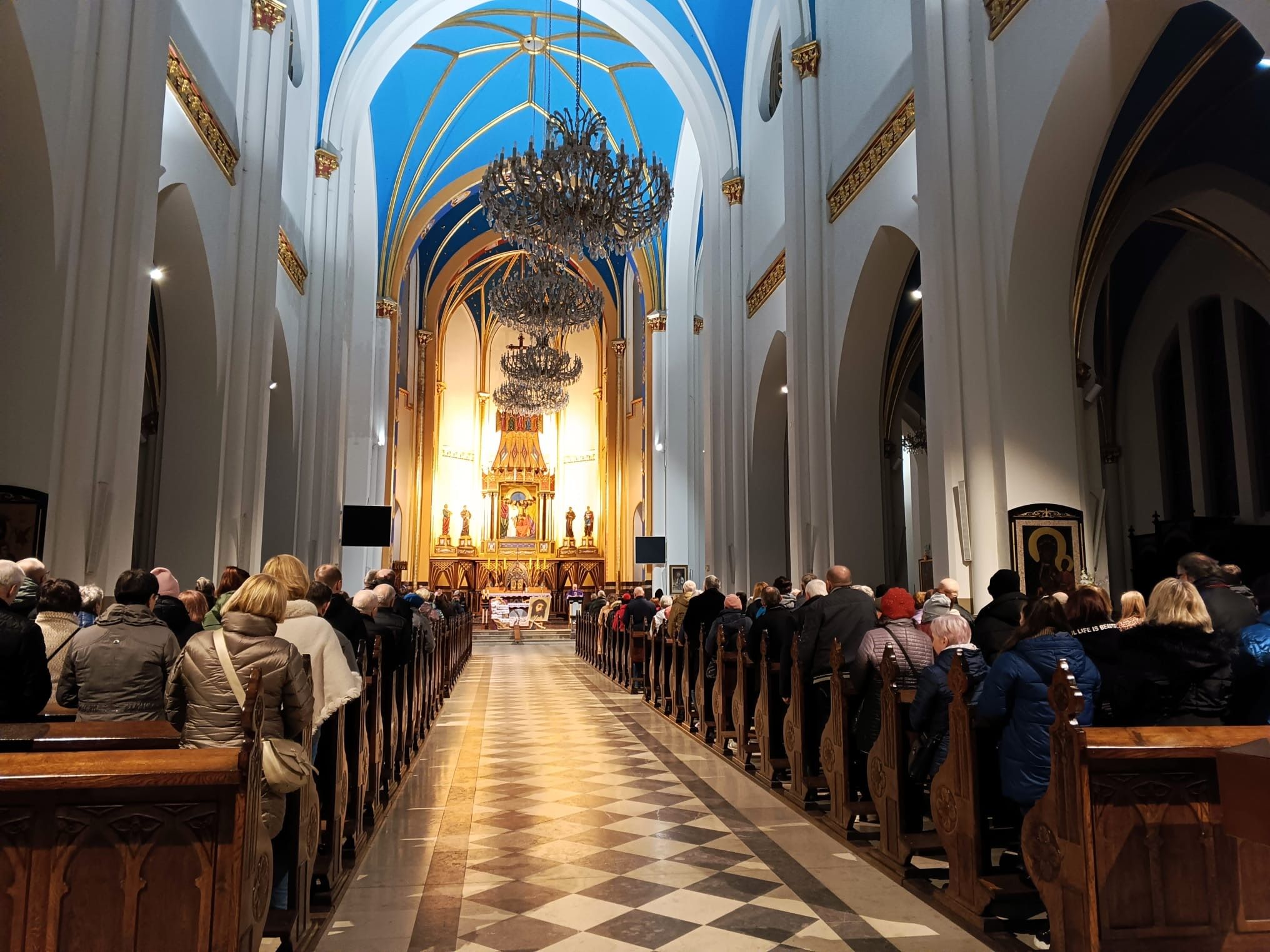 Droga Krzyżowa ulicami Pogoni