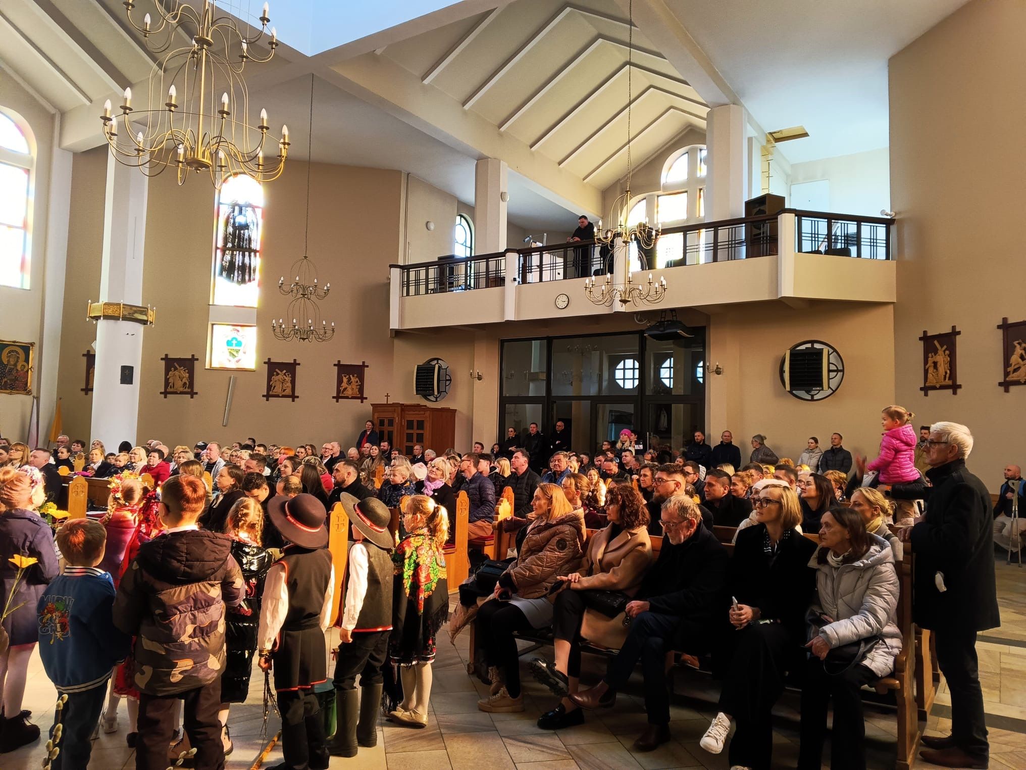 Przedstawienie wielkanocne przygotowanie przez Nauczycieli i Uczniów. SP 45