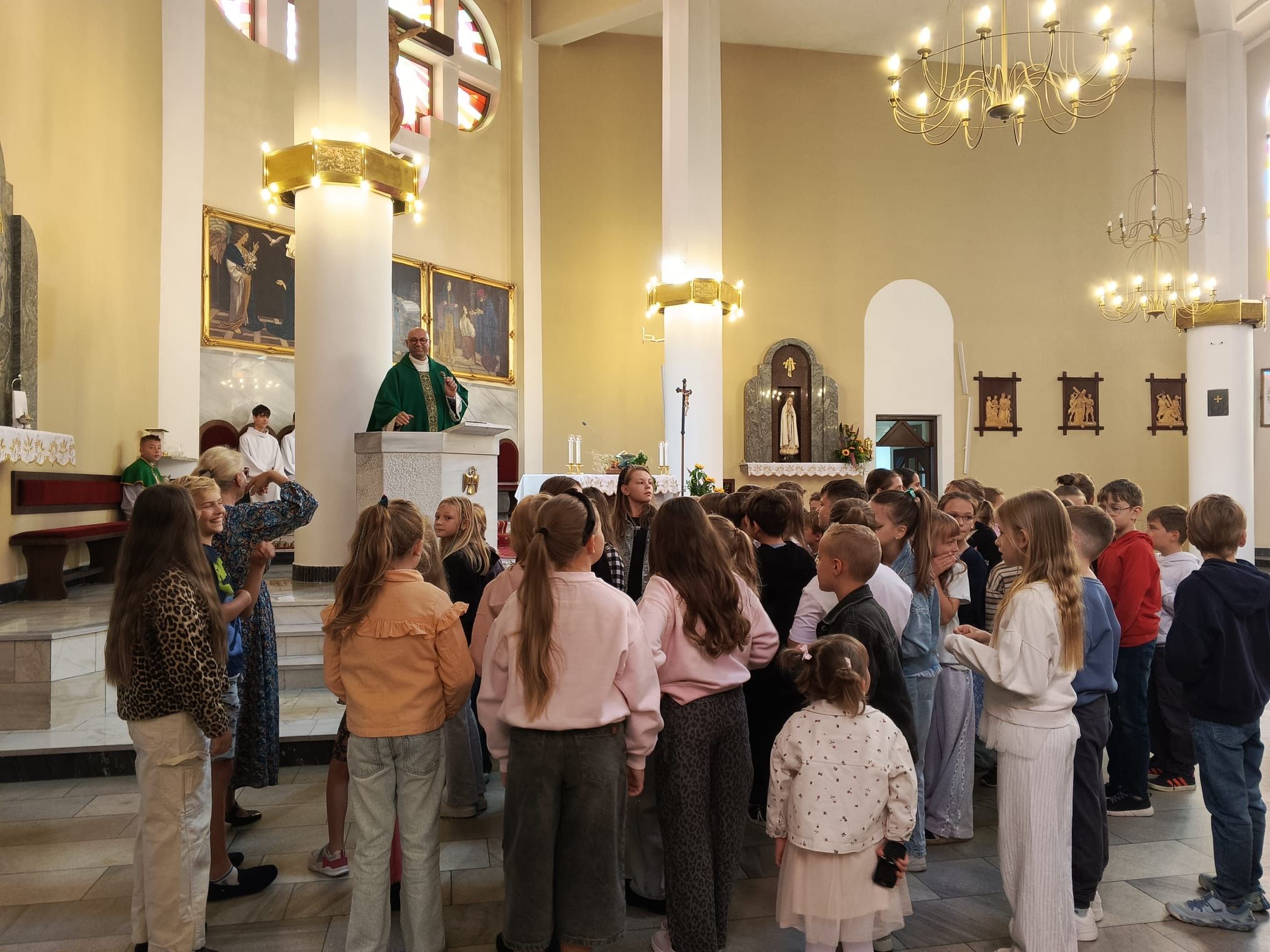 Poświęcenie przyborów szkolnych.