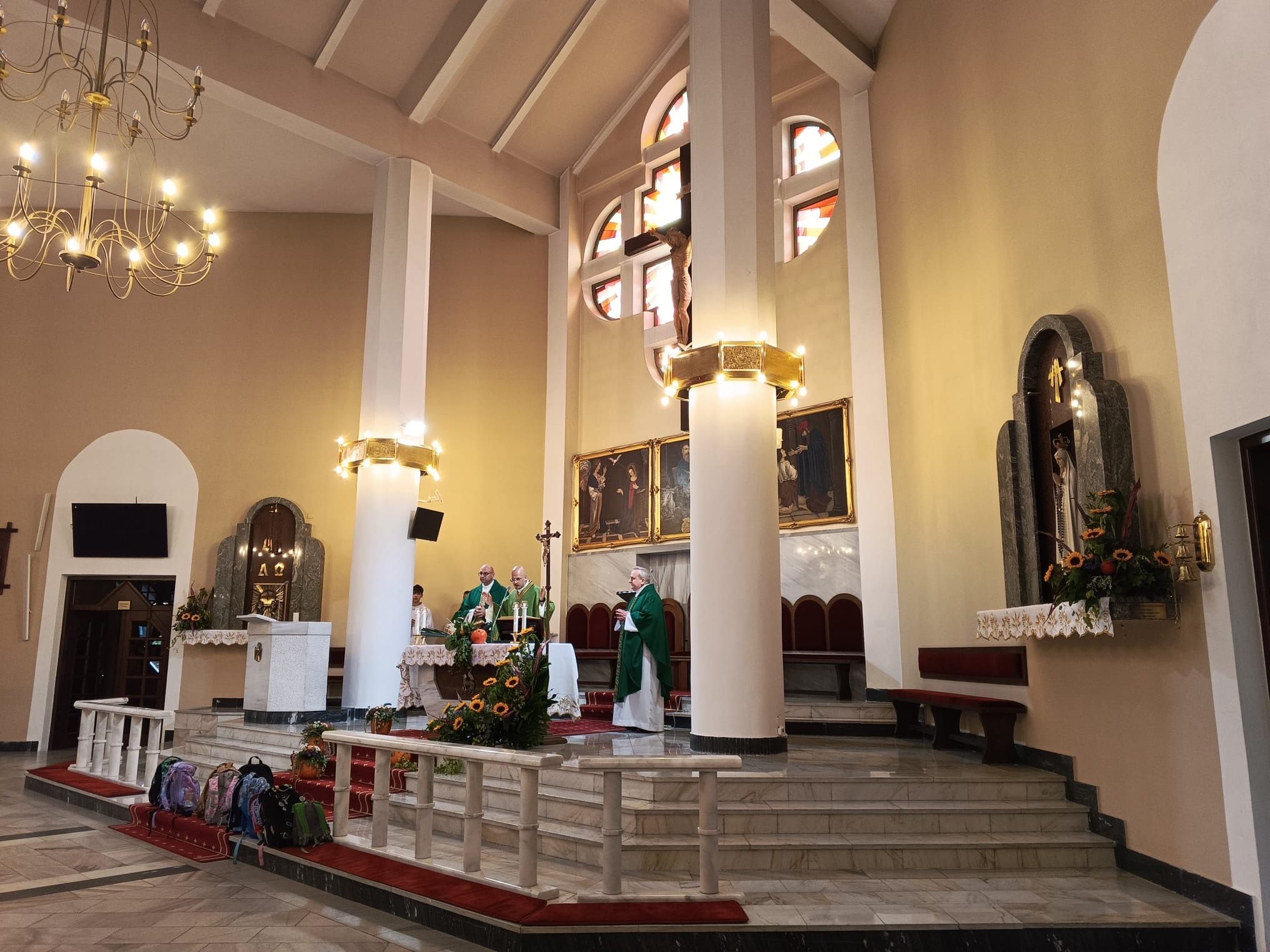 Poświęcenie przyborów szkolnych.