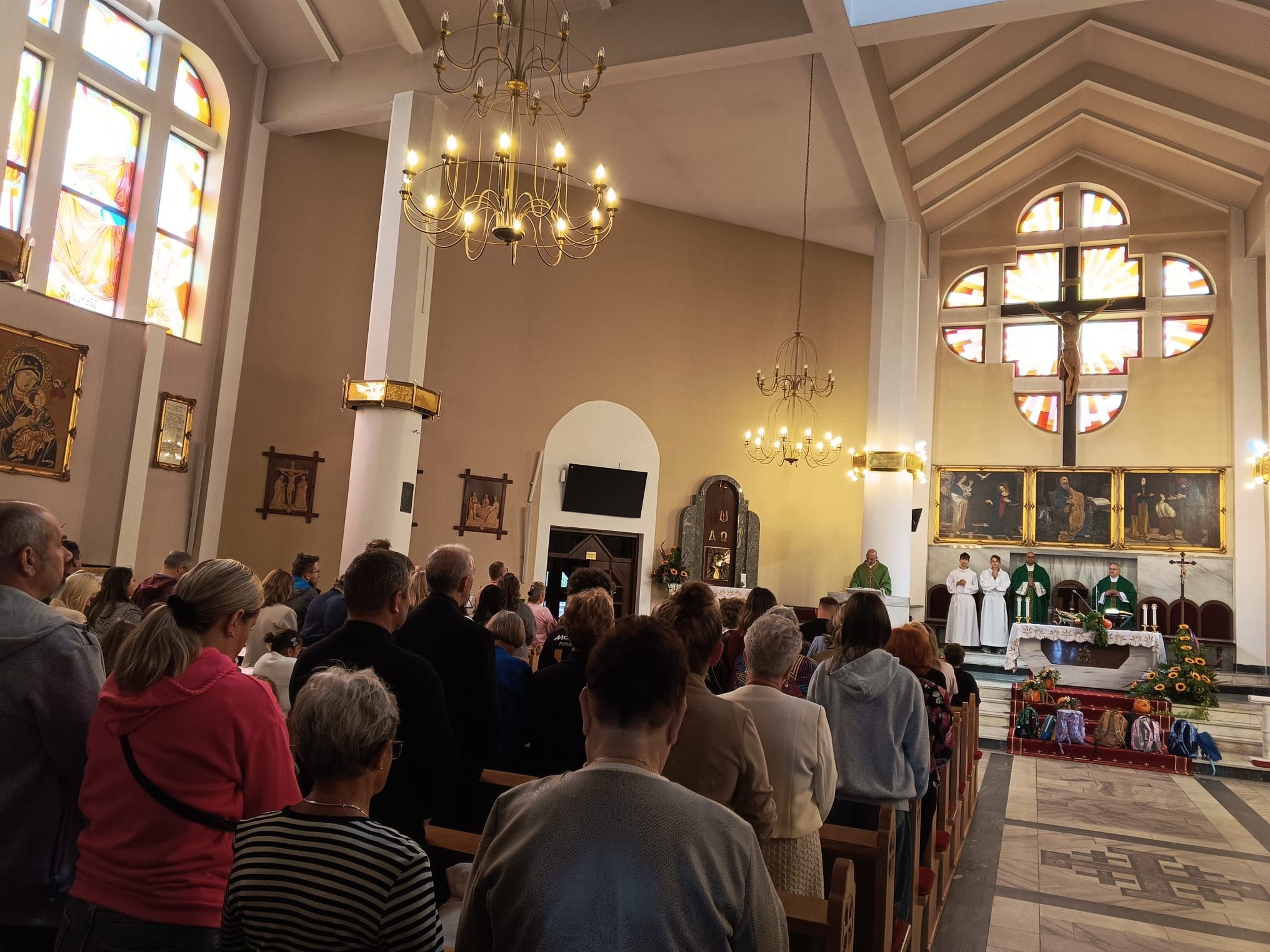 Poświęcenie przyborów szkolnych.